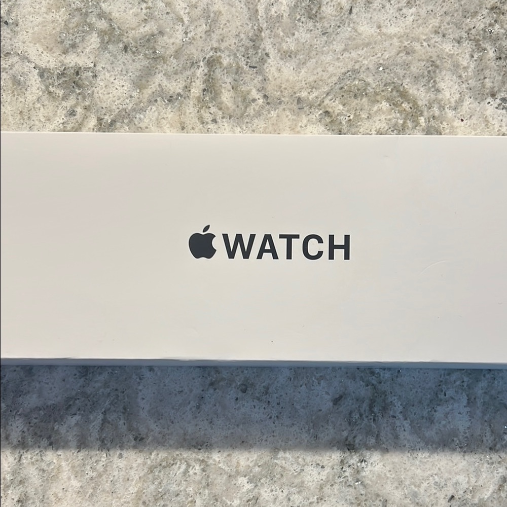 BRAND NEW UNUSED Apple Watch SE gen 2 40mm in midnight